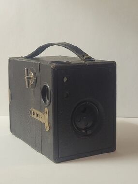 Antique Kewpie Box Camera - 1915-1922 Black Leatherette Film Camera
